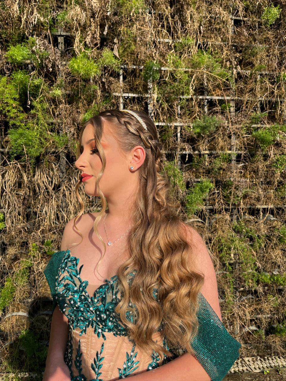 Penteado e produção para debutante no Felicitá Concept Hair