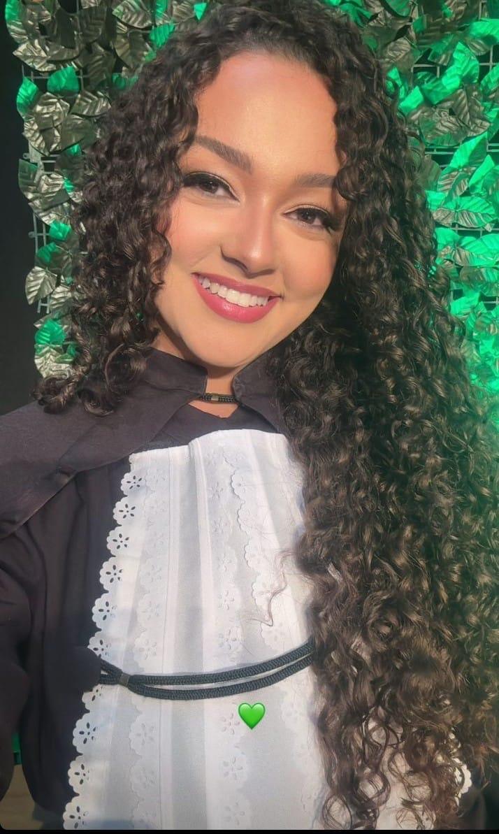 Maquiagem profissional feita no Felicitá Concept Hair